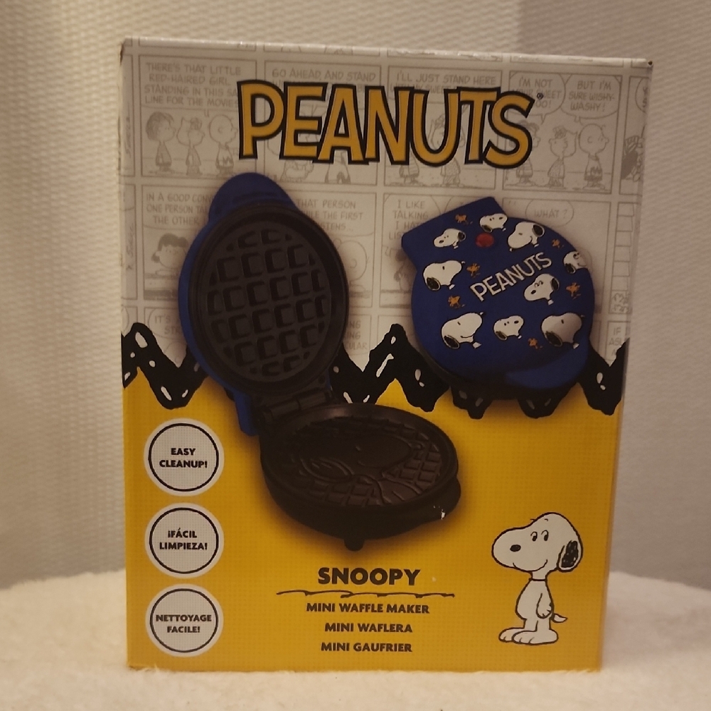 Peanuts Snoopy Mini Waffle Maker